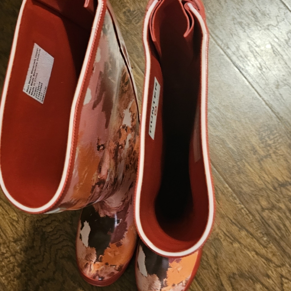 Hunter Women's Multicolor Floral Rain Boots NWOT. Runs A Littl Big. I wear An 8 - Picture 5 of 6